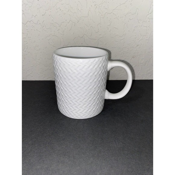 Lot Of 6 Pfaltzgraff Everyday Winston Coffee Mugs Cups White Zig Zag Pattern - Picture 6 of 10